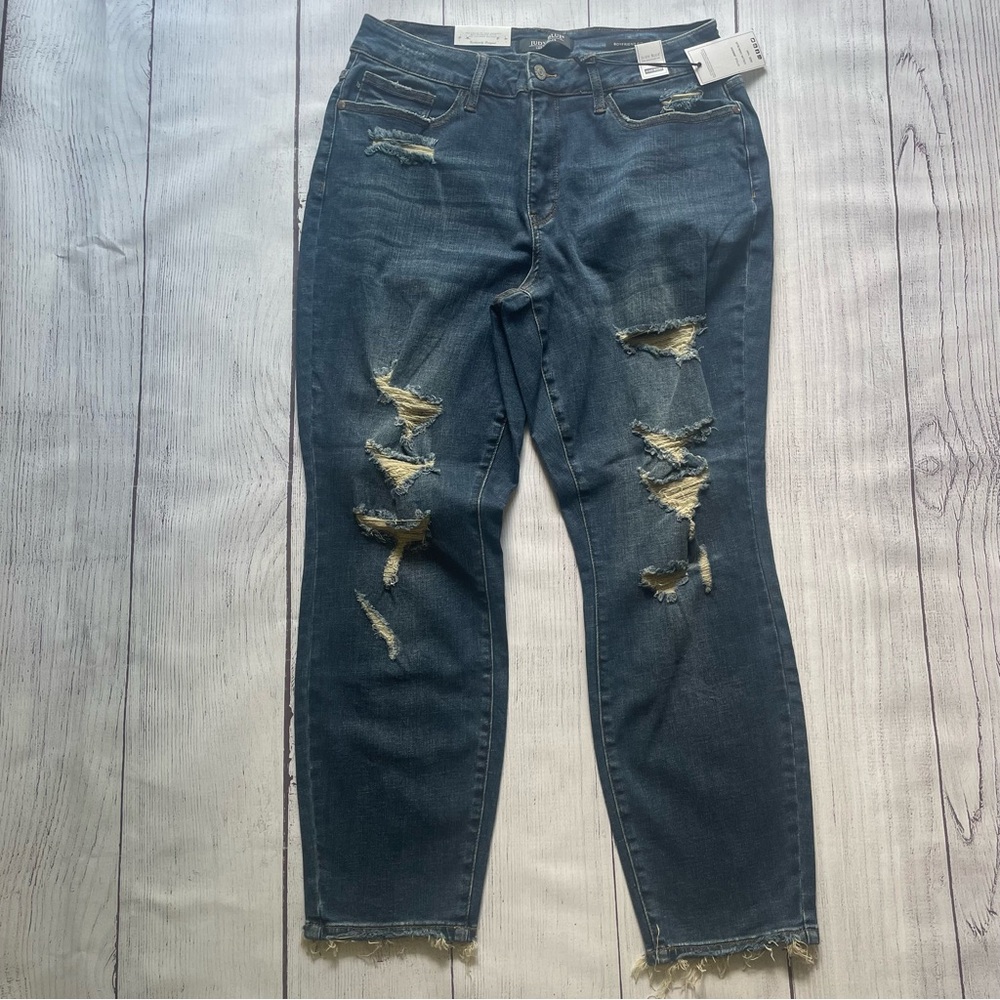 Judy Blue Dark Wash High Rise Distressed Jeans - Picture 11 of 12